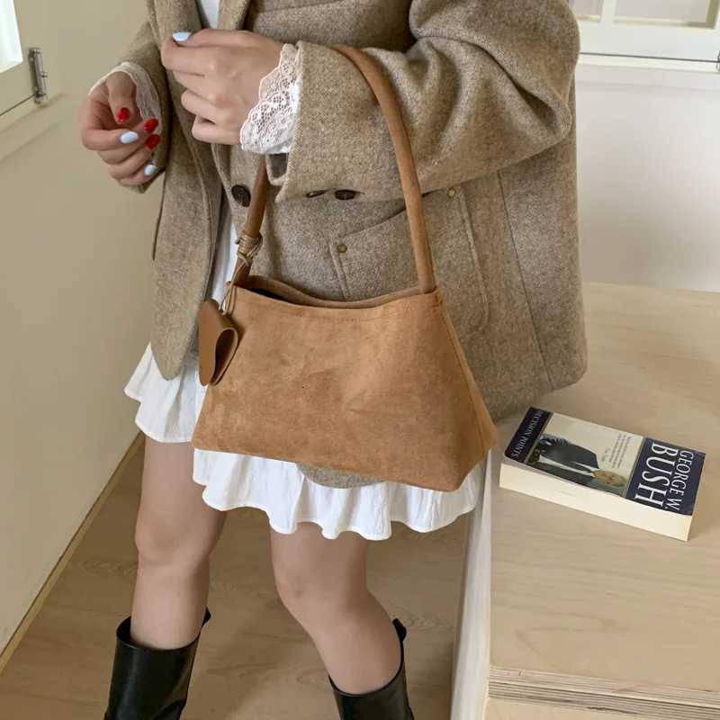 Totes Fashion Retro One Shoulder Bag Women's Versatile Temperament Commute Handbag Light Luxury Suede Underarm Bags bolso mujer X261016