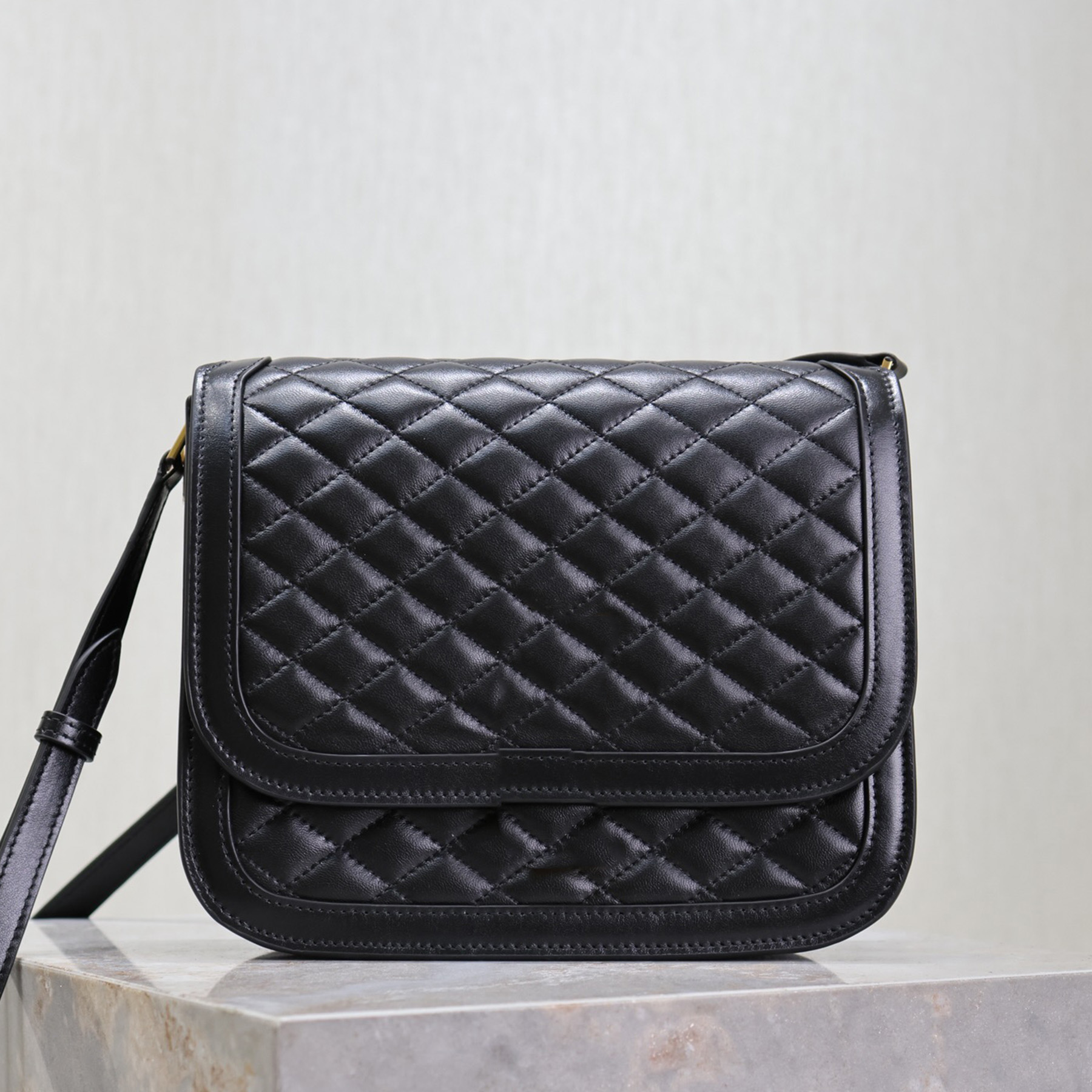 Top Quality 10A In Box Shoulder Bag Luxury Designer Soft Genuine Leather Crossbody Bag Golden Hardware Clutch Bag Adjustable Strap Handbag Purse