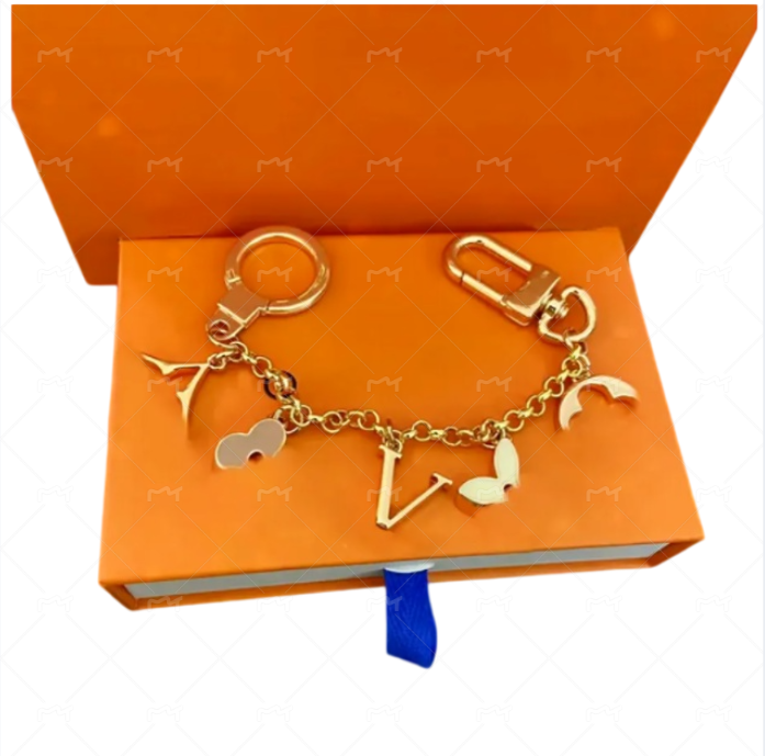 Luxury designers keychains Letters with diamonds designers keychain top Car Key Chain Women Buckle jewelry Keyring Bags Pendant Exquisite Gift