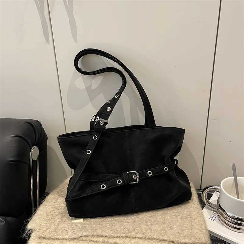 Totes Single-shoulder Bag Women's Fashionable Autumn Winter Large-capacity Business Bag Simple Vintage Commuter Totes With Belt Buckle X261016