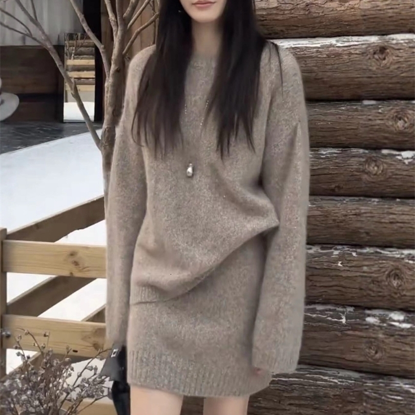 100% pure wool roundneck knitted suit womens autumn and winter thickened short skirt pullover twopiece set 261015