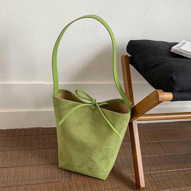 Totes Women Suede Bucket Bags Large Capacity Faux Suede Shoulder Bag Women's Solid Color Commuting Bags Retro Trendy Tote Handbags X261016