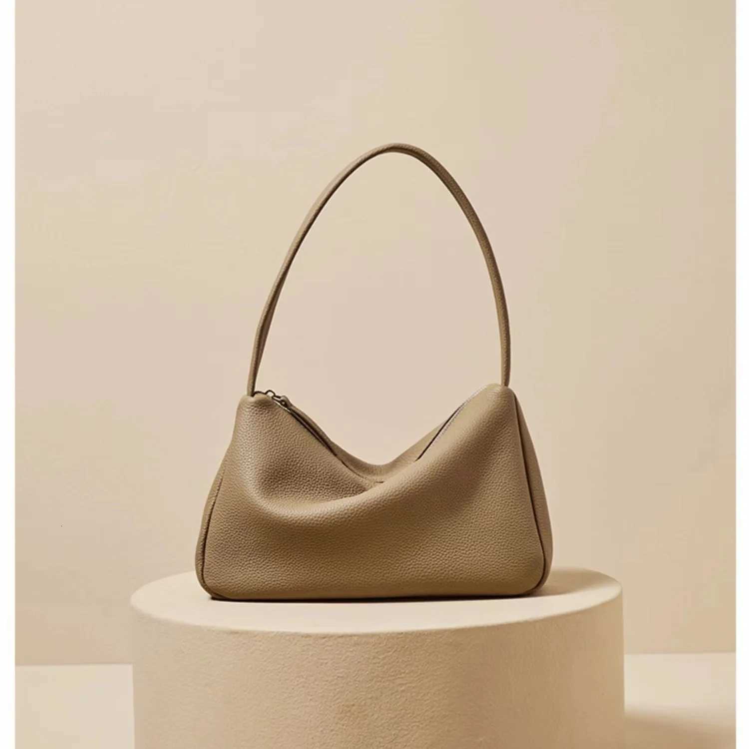 Cross Body First Layer Cowhide French Single Shoulder Underarm Bag 2023 New Simple Soft Hobo Bag Fashion Portable Leather Women's Bag H261016