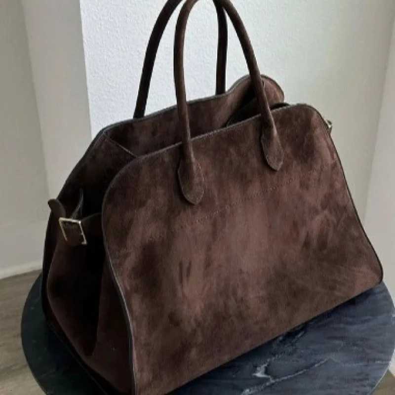 Shoulder Bags New Upgraded Thickened Quilted Tote Bag for Women Premium Niche Design Large Capacity New Arrival High-End Shoulder Bag X261016