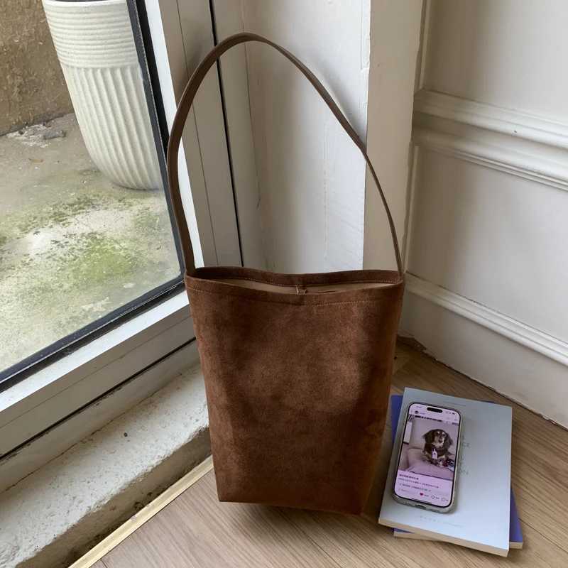 Shoulder Bags Vintage Suede Bucket Bag Designer Hobo Shoulder Bag Slouchy Tote Handbag Women Shopping Travel Armpit Bag Retro Underarm Pouch X261016