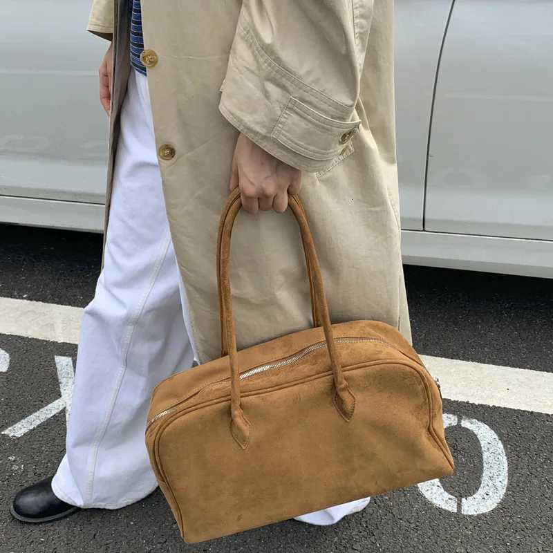 Shoulder Bags Suede matte Boston bag women's 2026 autumn and winter new large-capacity commuter tote bag handbag H261016