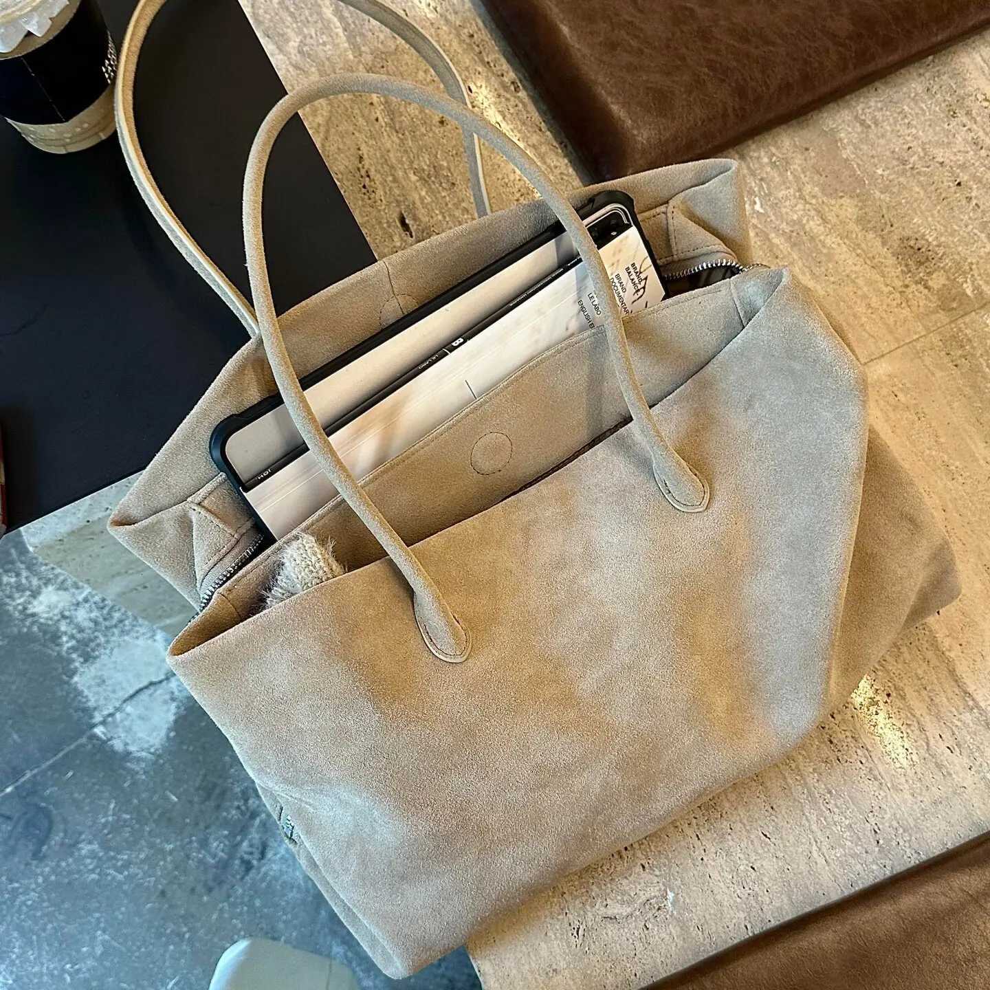 Shoulder Bags Khaki Suede Tote Bag for Women Autumn Winter Large Capacity Commuting Handbags Trendy Computer Books One Shoulder Bags X261016