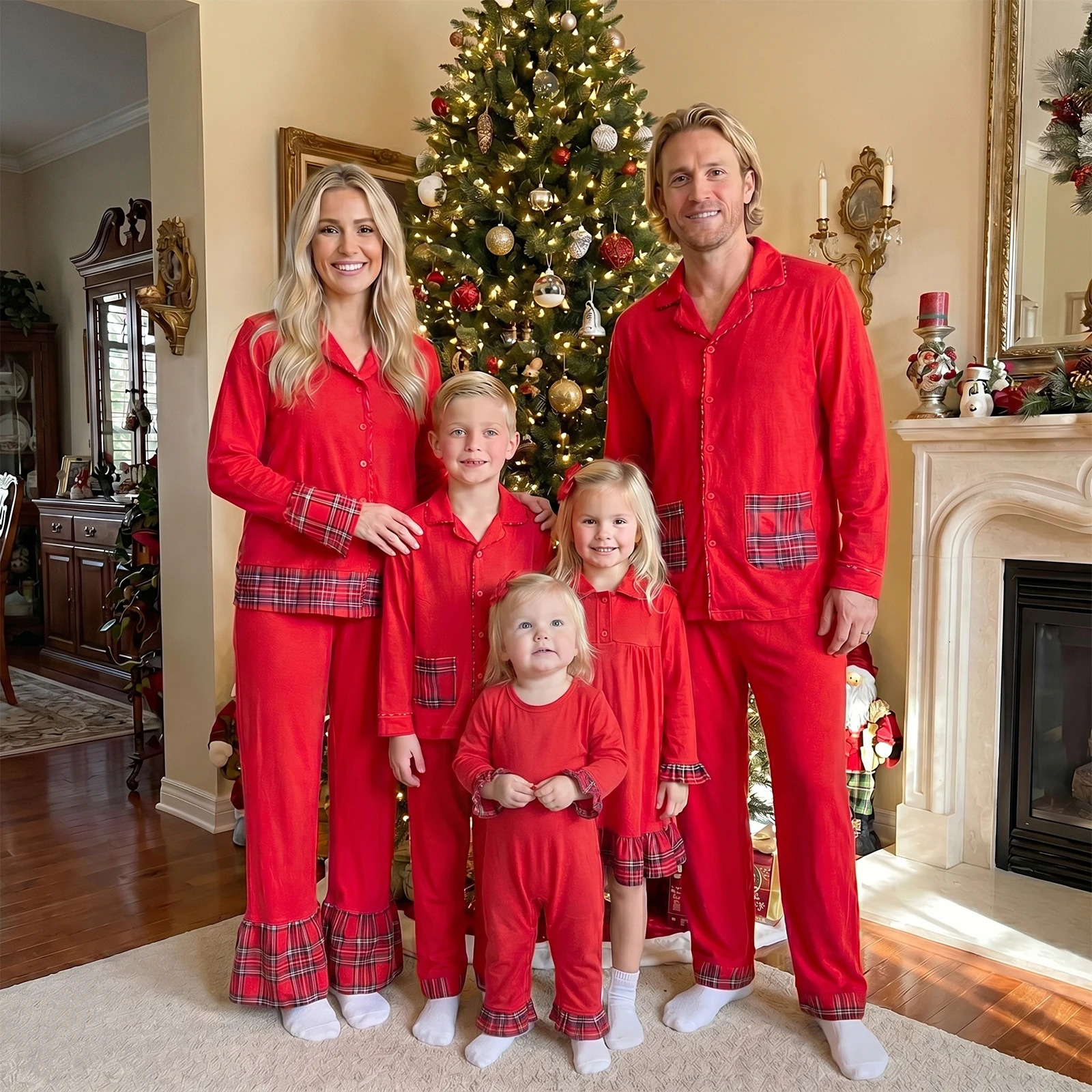 Fashion Family Matching Christmas Pajamas Sets Red Plaid Patchwork ShirtsFlare Pants Adult Girl DressRompers Xmas Look Outfits 261016