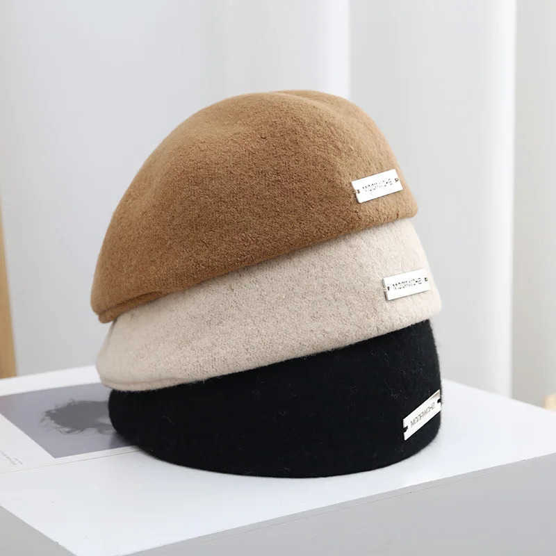 Wool Korean Beret Hat for Women Vintage Style Winter Autumn Hat with Metal Fashionable Versatile S261016QE0V