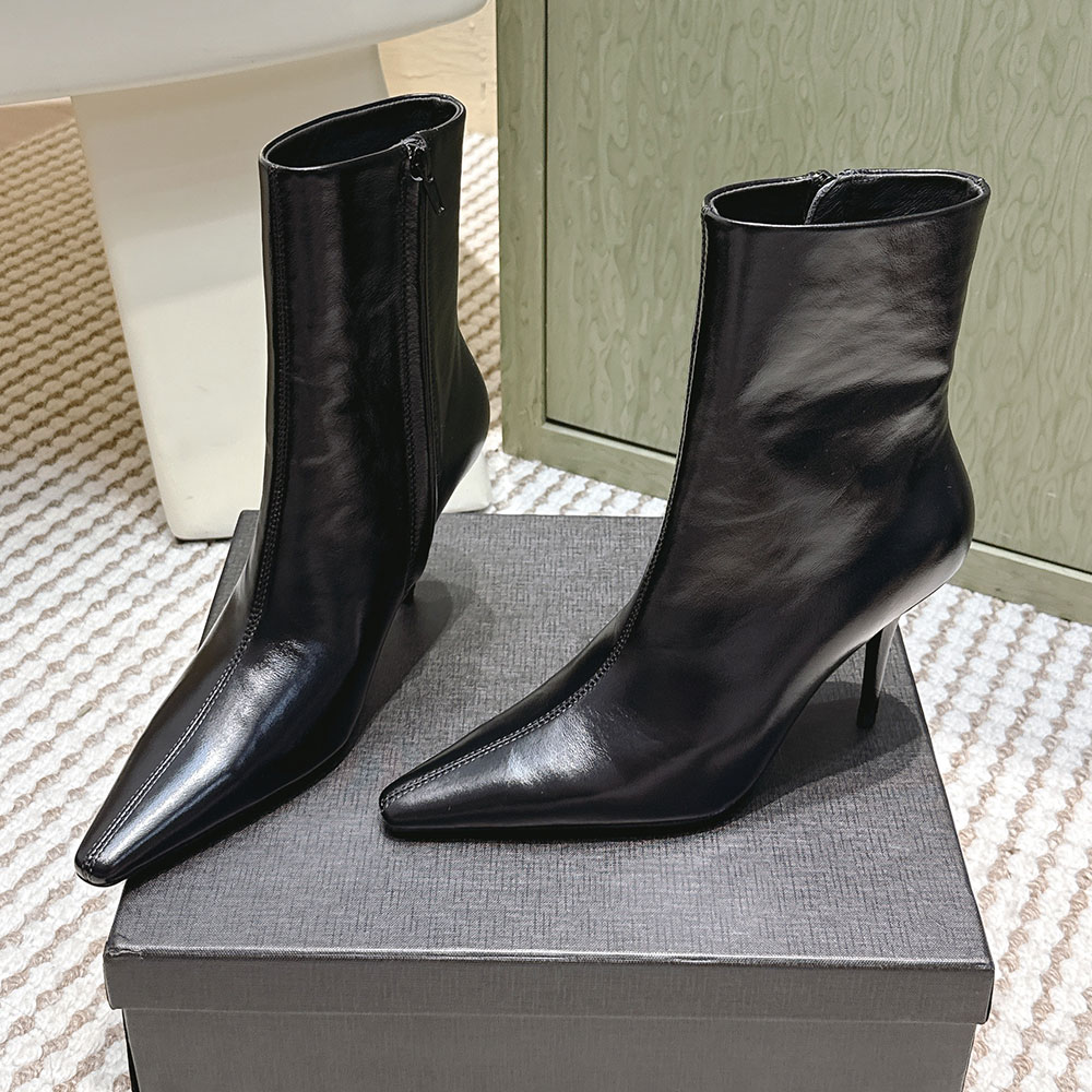 Ashley Booties In Smooth Leather Luxury Designer Boots 809284A Fashion Womens Ankle Boot Refined Autumn Winter Boots Minimalist Classic Boot Leather