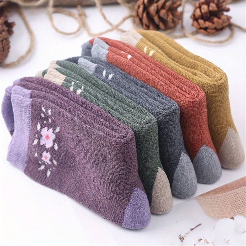 Random 5 Pairs WomenS Autumn Winter Socks MiddleAged Thickened Warm Towel Terry Vintage 261015