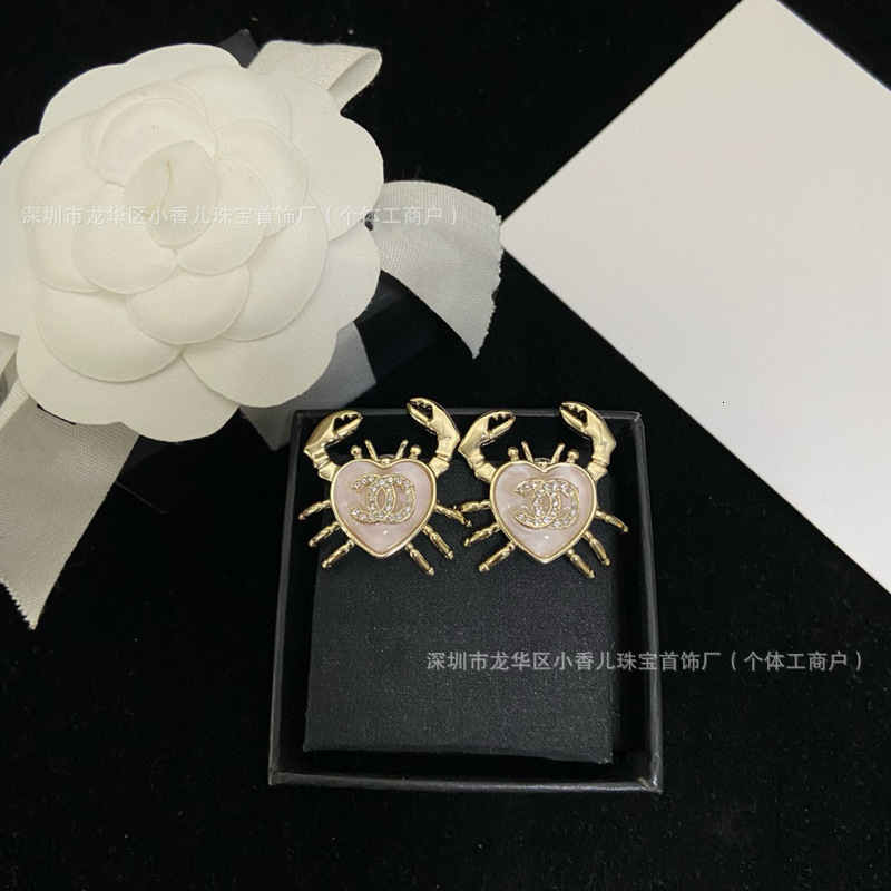 Designer Jewelry Crab-shaped glass necklace for women, versatile and elegant collarbone chain, -inspired ocean-themed trendy earrings