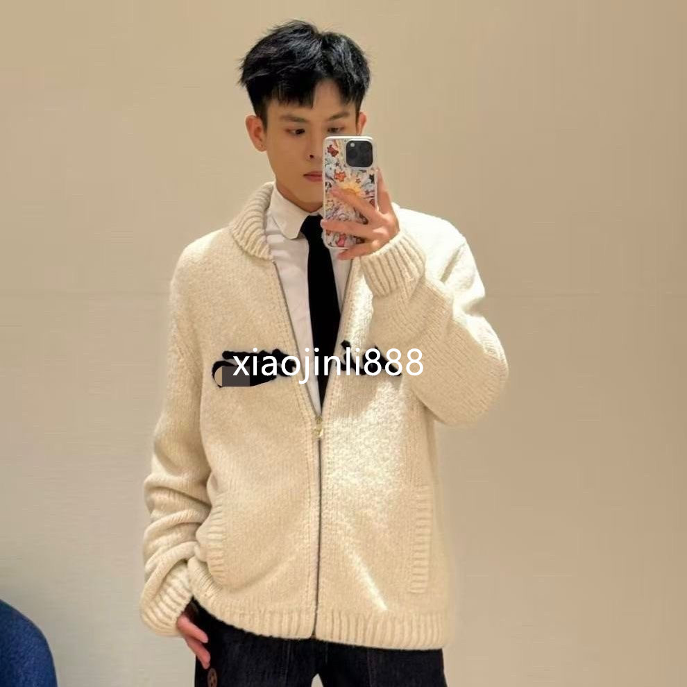 New autumn-winter 2026 collection - same style for both men and women - long-sleeved knitted sweater with letter embroidery and zipper on the collar