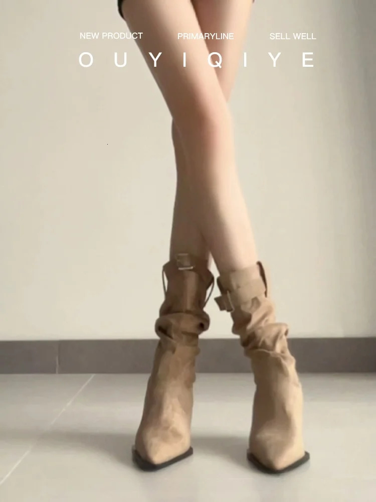 Retro Velvet Short Boots Pointed Toe High Heel Western Style Women's Fashion Boots Folded Tummy Control Mid-Calf Boots 261016