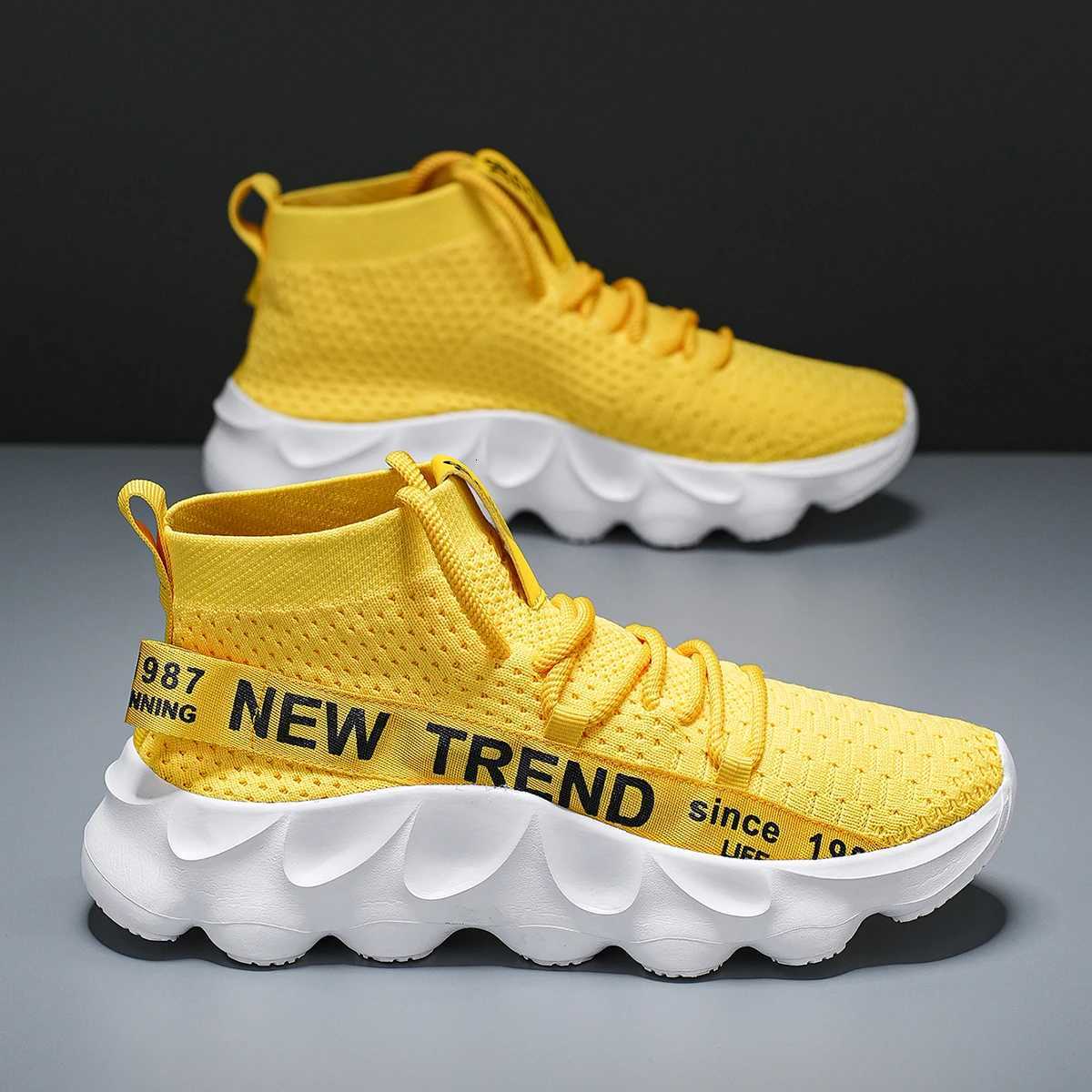 Casual Shoes Men's Large Size Outdoor Hiking And Running Shoes Comfortable Casual Versatile Fashionable Sports Shoes for Couples Training H2610