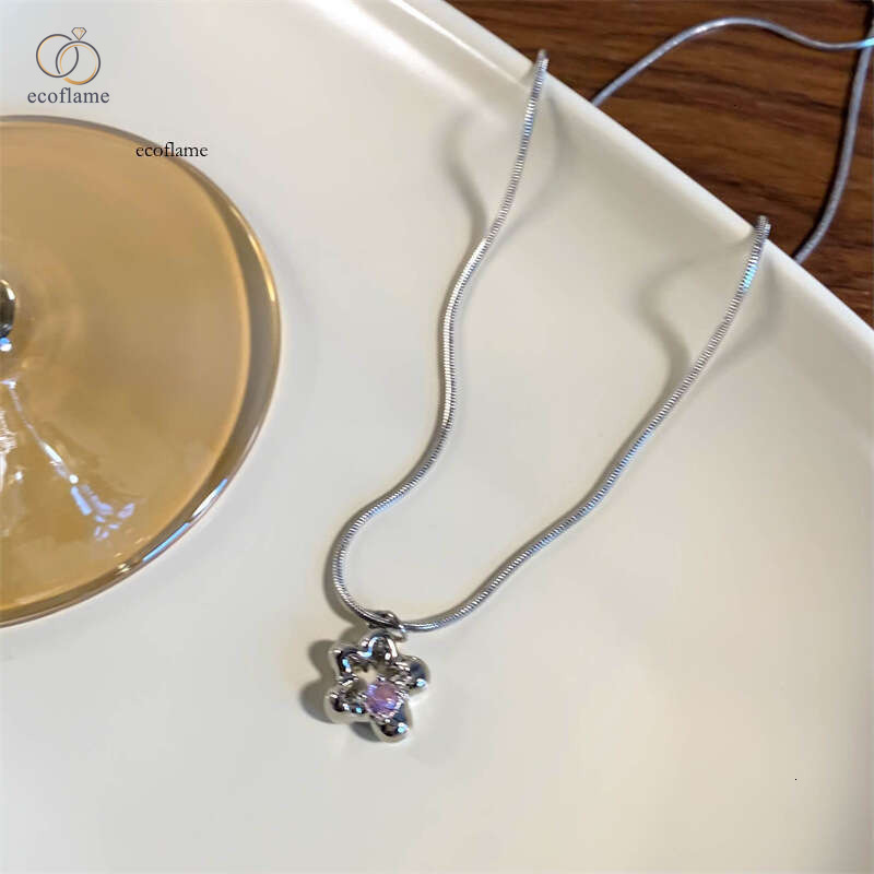 Simple stylish star-shaped pink zircon necklace for women, sweet and cool, niche style, light luxury, high-end design clavicle chain