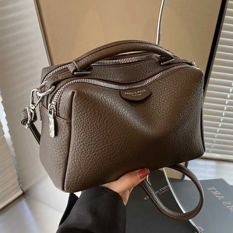 Shoulder Bags New Fashionable Crossbody Bags Women's PU Leather Bag Simple High Quality Tote Bag Vintage Boston Handbag Female Shoulder Bags H2