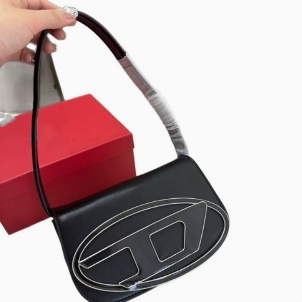 luxury Shoulder Bags Spring Underarm Fashion Totes Cross body Simple Generous Solid Color Messenger Handbag Lady Purse Small Bag Wallet 001