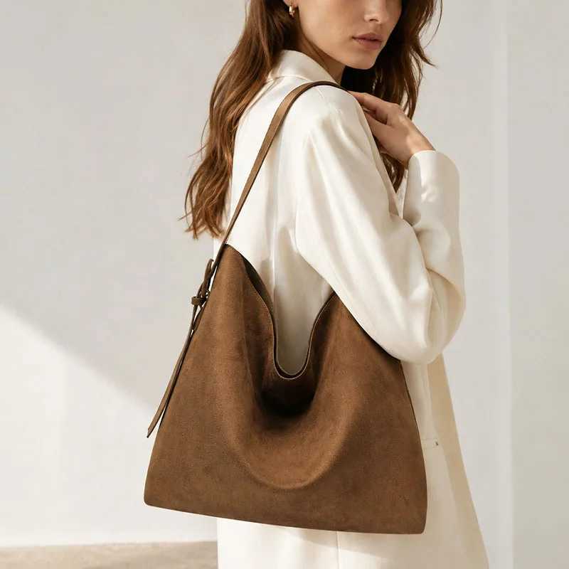 Shoulder Bags 2026 Women's New Suede Leather Large Capacity Single Shoulder Bag High Autumn Winter Brown Casual Tote Bag X261016