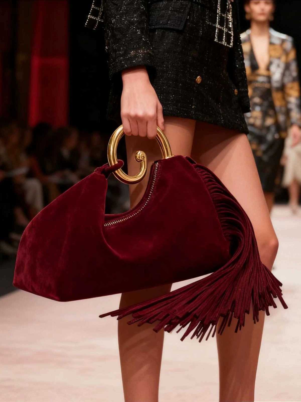 Shoulder Bags Fashion Women Mini Faux Suede Fringed Bag New Luxury Designer Handbag Spacious Crossbody Bag For Ladies Tassel Purse X261016