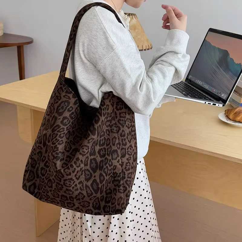 Shoulder Bags Women's Fashion Vintage Leopard Suede Tote Shoulder Bags Large Capacity Female Travel Handbags Portable Purse Shopping Bags X2610
