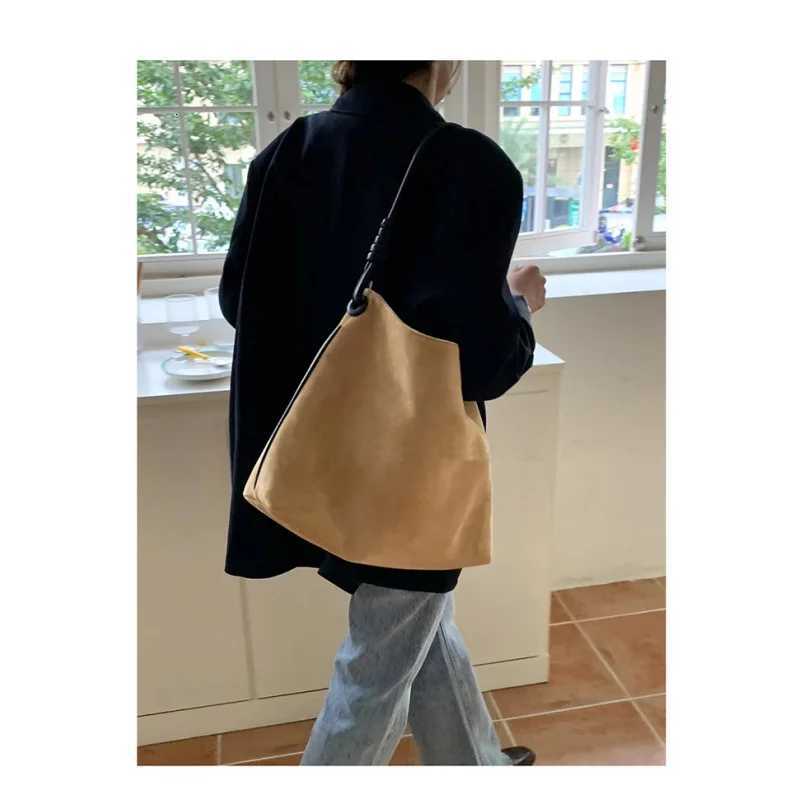 Totes 2026 Retro Suede Women'S Bag Large Capacity Commuting Tote Bag Single Shoulder Bag For Women X261016