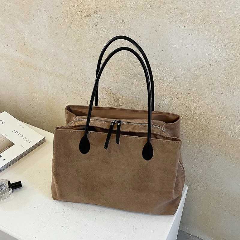 Shoulder Bags Mirad Large Capacity Faux Suede Tote Bag for Women Retro Fashion Suede Underarm Bag Versatile Commuting Handbag Shoulder Bag X261016