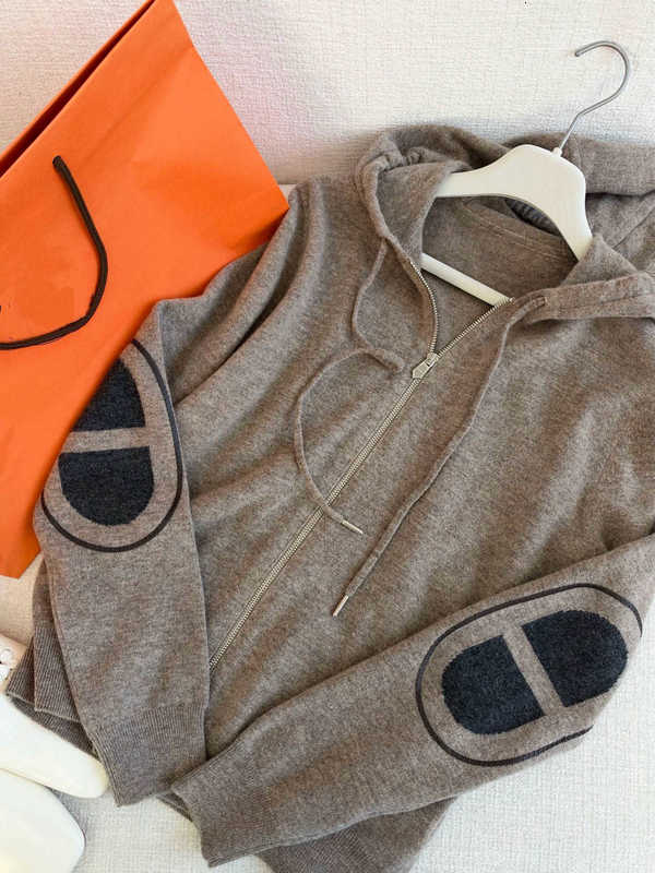 designer Women's Sweaters Autumn/Winter New Hooded Zippered Knit Cardigan Jacket for Women, Versatile Casual Chic Commuter Top