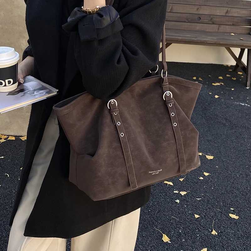 Totes Korean Large Capacity Tote Bag Women Suede Shoulder Crossbody Bag Belt Buckle Design Minimalist Solid Color Zipper Underarm Bag X2610161