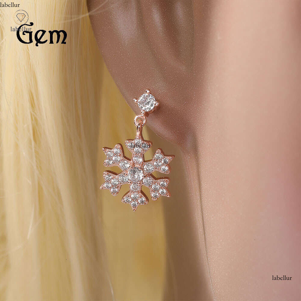 Moissanite Jewelry INS Style Hip Hop Christmas Snowflake Silver Inlaid 3A Moissanite Elegant Earrings Personality Simple Ear Jewelry c