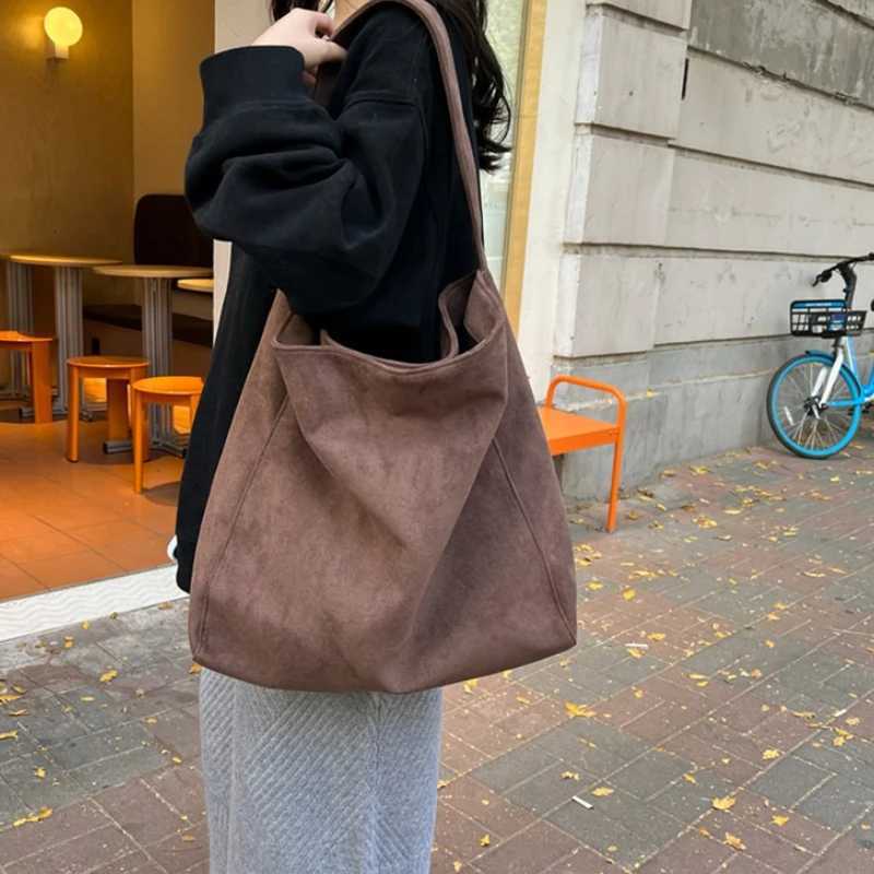 Shoulder Bags Suede Tote Bag for Women Autum Winter Frosted Casual Large Capacity Commuting Shoulder Bags Vintage Solid Versatile Handbags X261016