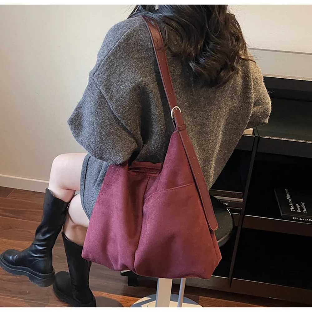 Totes Suede Tote Bag for Women Large Capacity Casual Shoulder Bag Korean Fashion Crossbody Purse Chic Versatile Hangs X261016