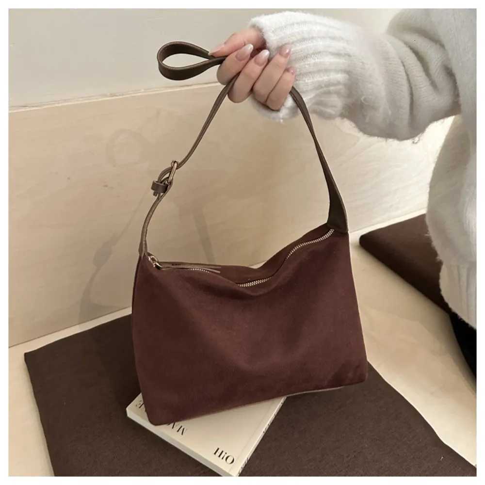 Shoulder Bags Elegant Large Capacity Shoulder Bag Adjustable Strap Suede Crossbody Bag Zipper Women's Handbag Commuting X261016