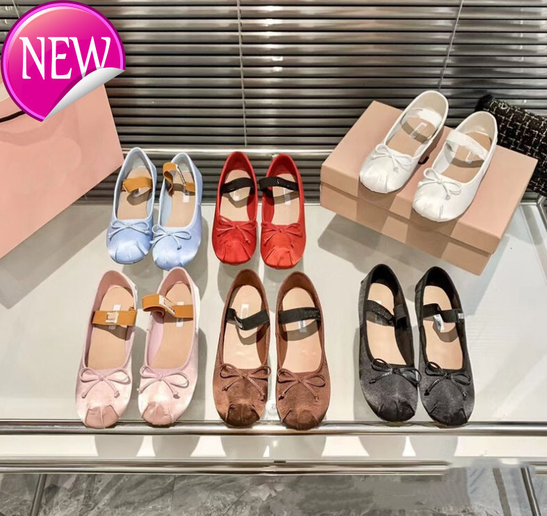 2023 Fashion Luxury designer Dress shoes Women Pink ballet shoes Women's bow shoes French Satin flat shoes Mary Jane flat shoes Size 34 401