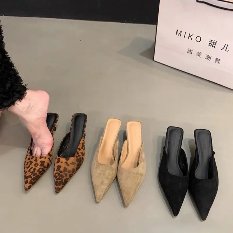 Women's Leopard Print Pointed Toe Mules Breathable Lightweight Slip on Comfortable Shoes for Office Daily Casual All Season Wear 261016