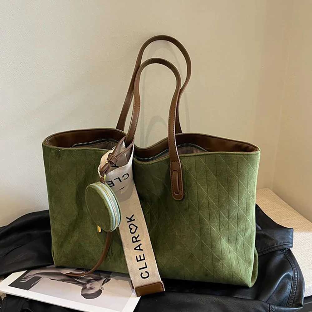 Shoulder Bags Women Large Capacity Totes 2025 New Retro Frosted Suede Leather Plaid Shoulder Bags Versatile Casual Travel Commuter Tote Bag X261016