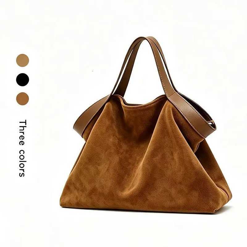 Totes 2026 Women Autumn Winter Large Capacity Commuter Handbag Suede Fashionable Retro Luxury Shoulder Crossbody Tote Bag X261016