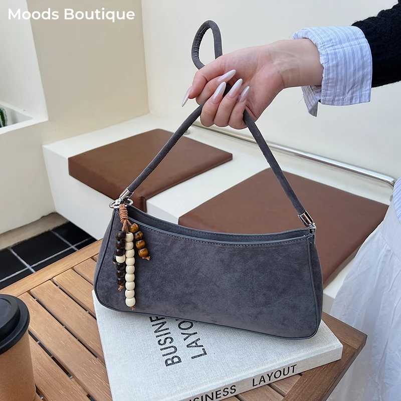 Totes MOODS Simple Fashion Underarm Shoulder Bags For Women Faux Suede Solid Color Casual Street Commute Armpit Bag With Pendant 2025 X261016