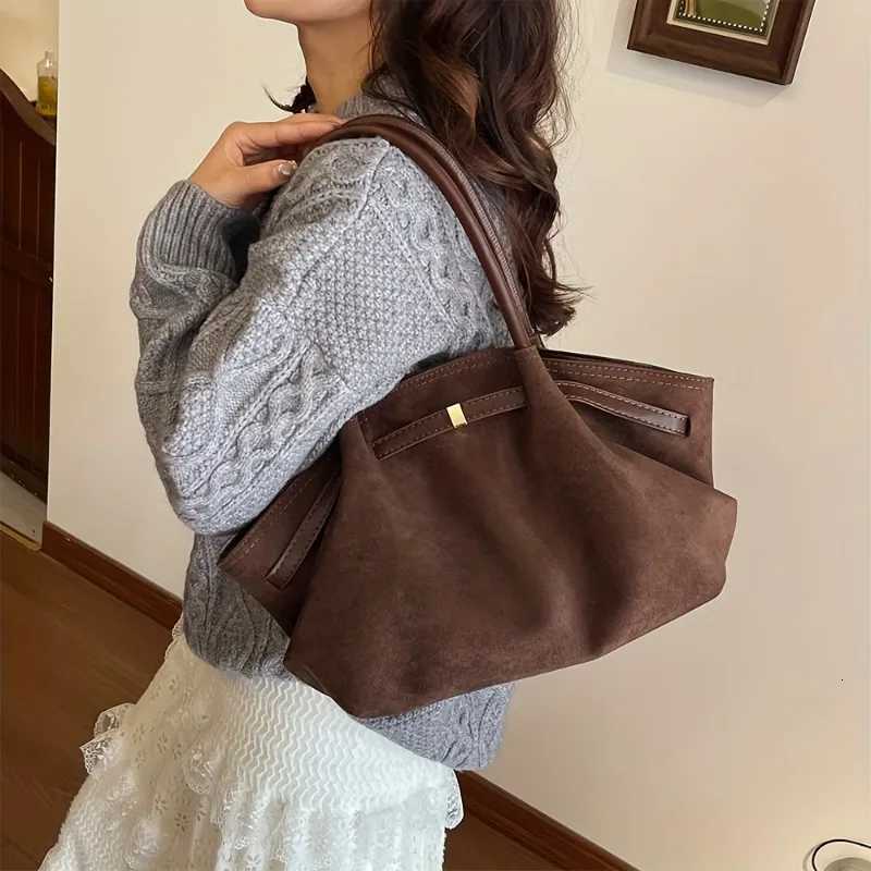 Totes Vintage Suede Shoulder Bag for Women Minimalist Large Capacity Tote Bag Elegant Retro Shoulder Purse for Daily Dating Travel X261016