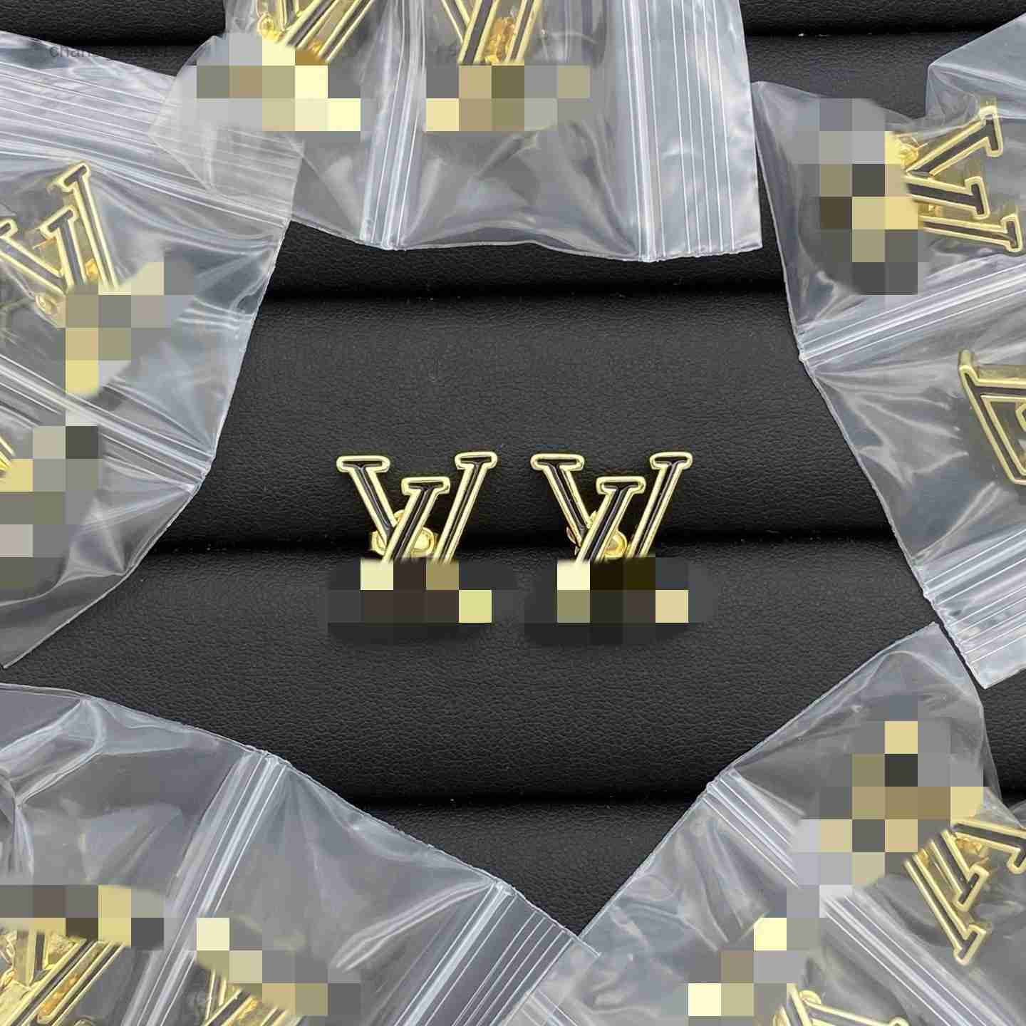 High Version diamond Four Leaf Flower V Letter Earrings Women designer Earrings Luxury Stud Gold Earrings 18K Rose Silver plated jewelry for wedding