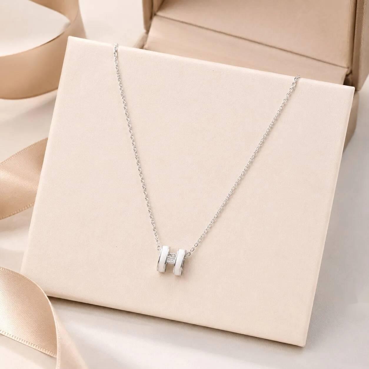 Pendant Popular On Titanium Steel Necklace For Women Niche Light Luxury Internet Celebrity Collarbone Chain Jewelry