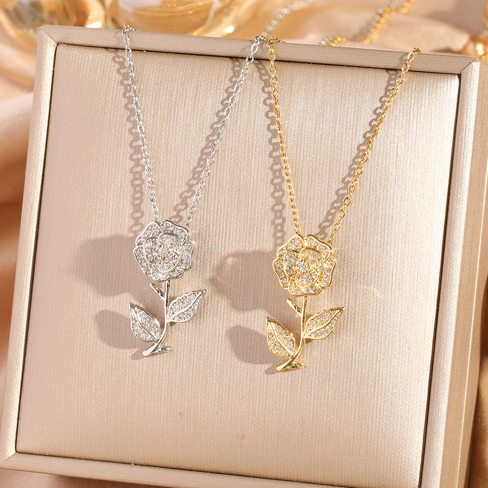 Korean-style Fashionable And Elegant Flower Titanium Steel Necklace For Women, Micro-inlaid Zircon Rose Pendant, High-end Clavicle Chain Jewelry