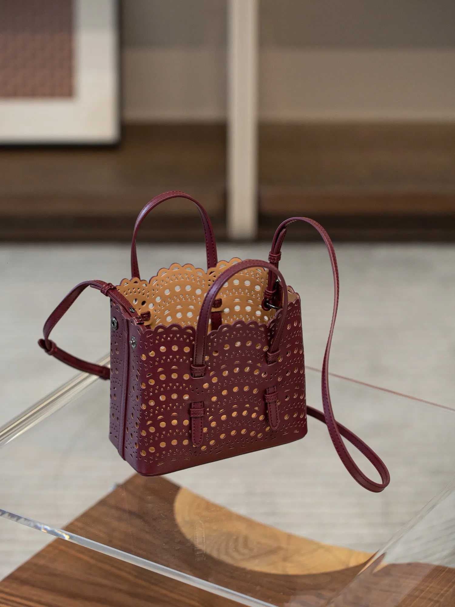 Shoulder Bags Design High Quality Cowhide Shoulder Handbags For Women 2024 Fashion Large Capacity Genuine Leather Bucket Bag H2610161