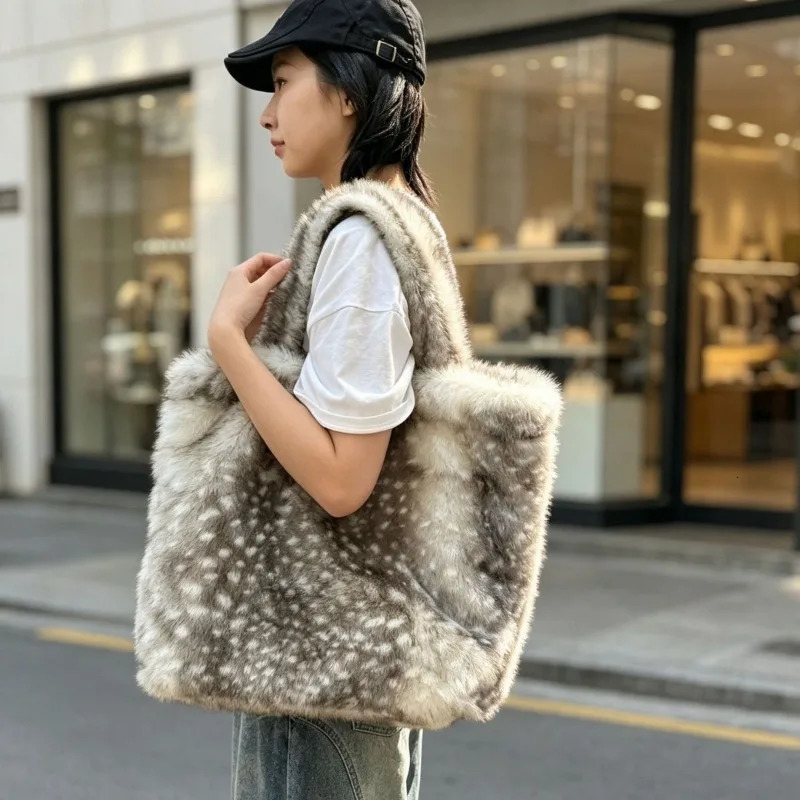 Sweet Mori Girl Deer Spots Faux Fur Tote Bag for Women Cute Fawn Print Plush Handbag Korean Y2K Winter Fluffy Shoulder Bag 261016
