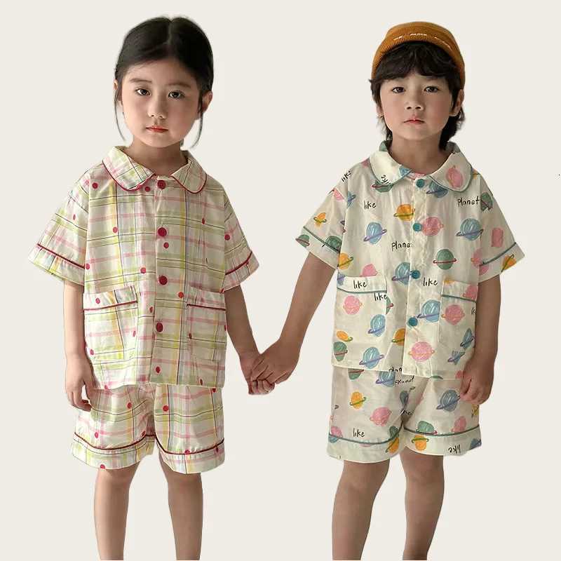 Pajamas 2PCS Summer New Children Short Sle He Clothes Set Cotton Boys Girls Color Plaid Planet Print Thin Pajamas SuitW261019