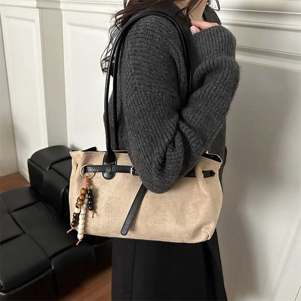 Totes Stylish Vintage Shoulder Bag Large Capacity Solid Color Underarm Bag Pendant Decoration Imitation Suede Women's Handbag Women X261016