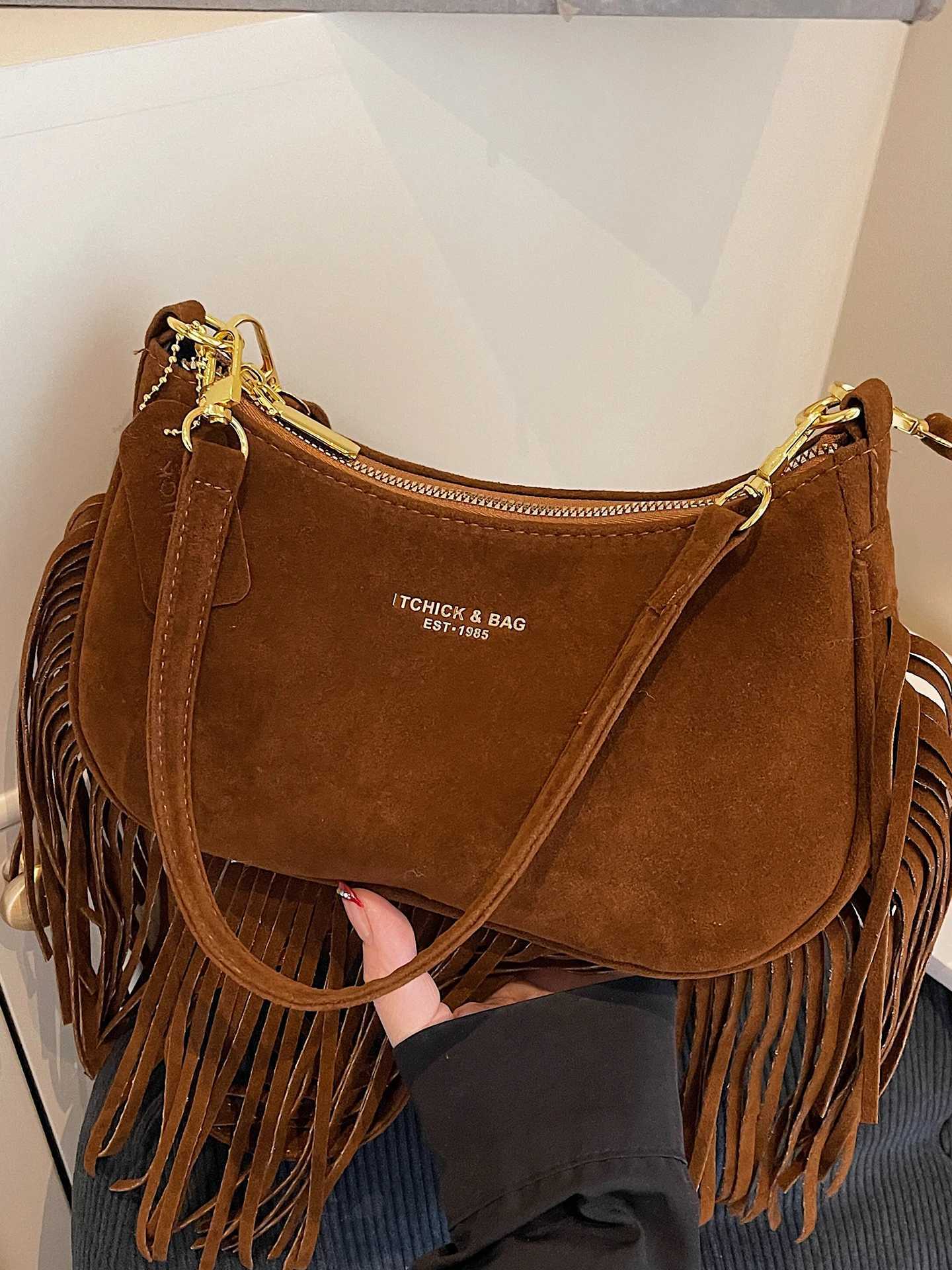 Totes Retro Tassel Underarm Bag for Women New Autumn Winter Suede Single Shoulder Crossbody Bags French Versatile Handbag X261016