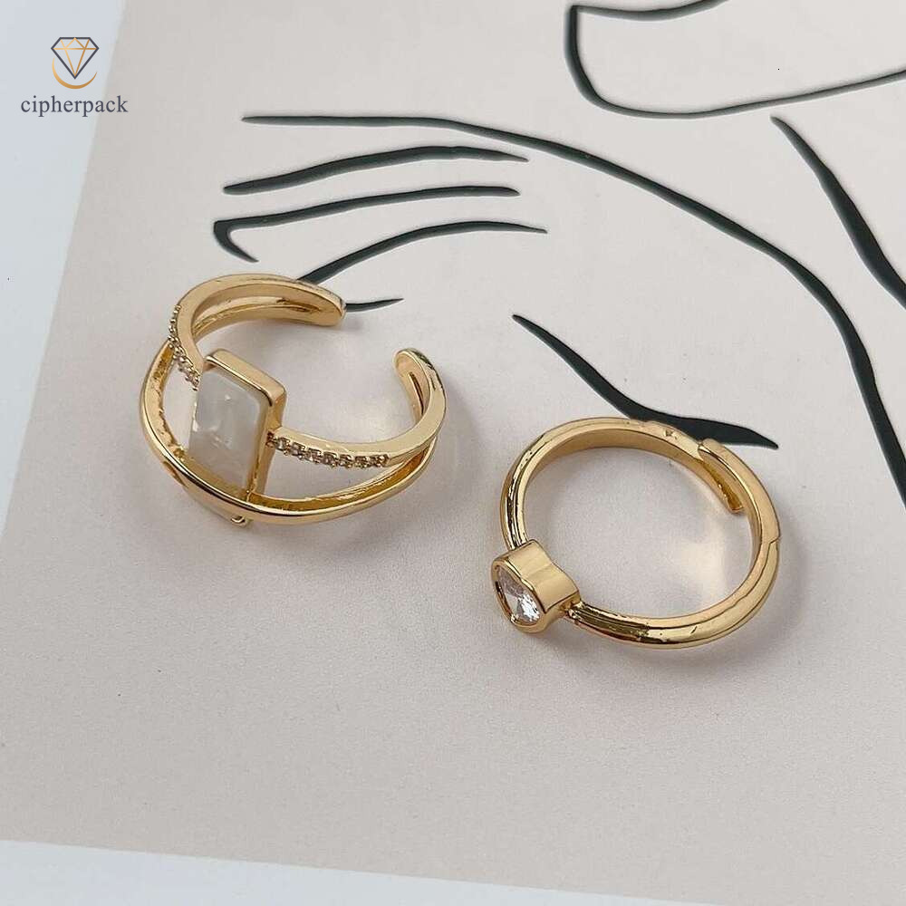 Korean-style light luxury geometric square for women, fashionable and unique, slimming niche design with a high-end feel, zircon open ring
