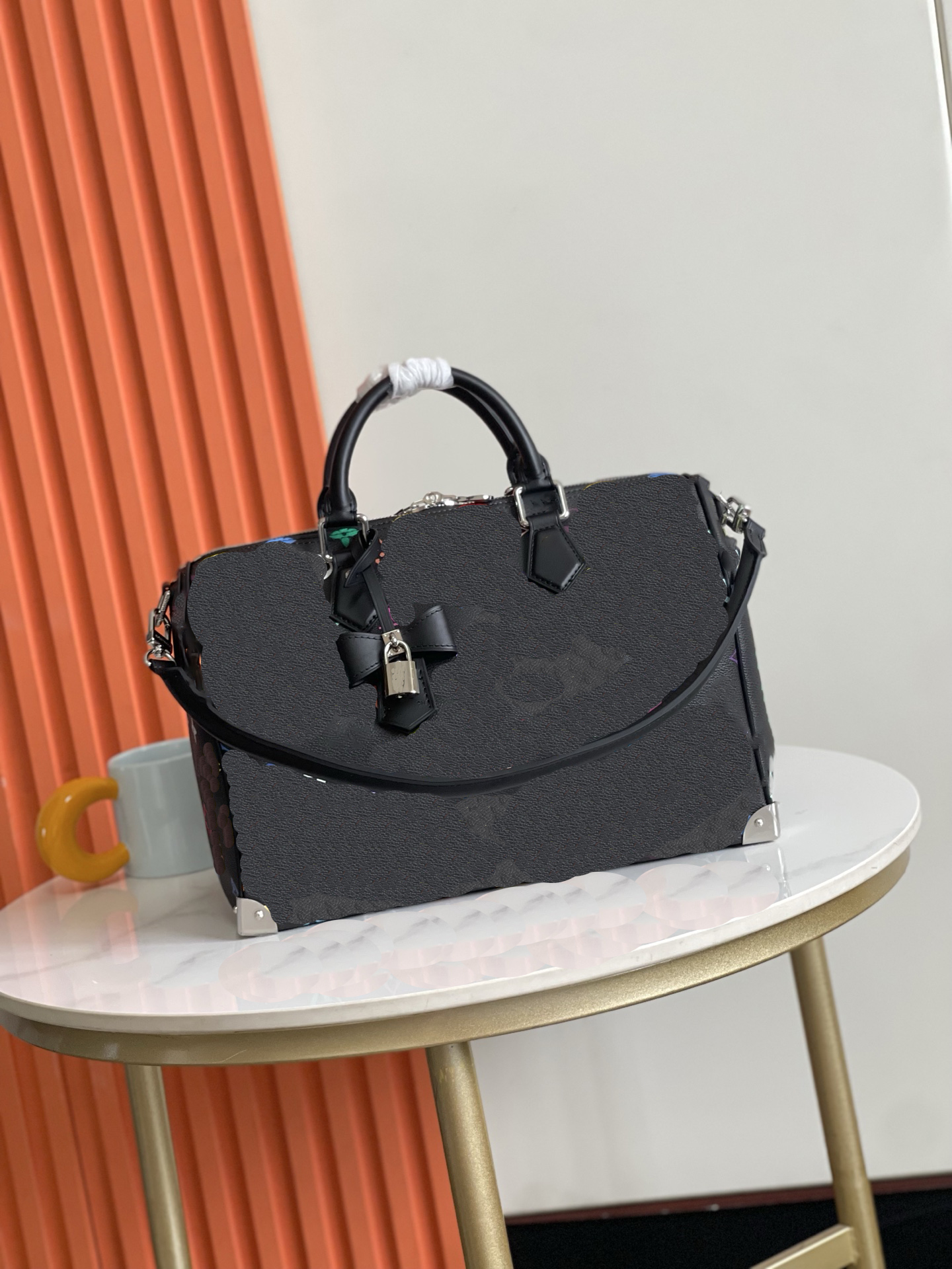 Top-quality designer women's bags, trendy bags, popular bags, elegant bags, classic bags