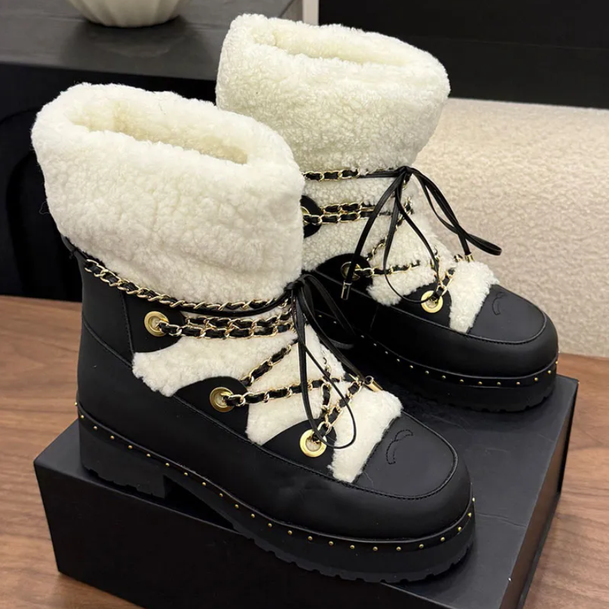 Luxury Women Snow Boots Designer 2026 With Sheepskin Leather Chain Martin boots Hardware Accessories Lace Up Wear Rresistant Thick Heel Outdoor Warm